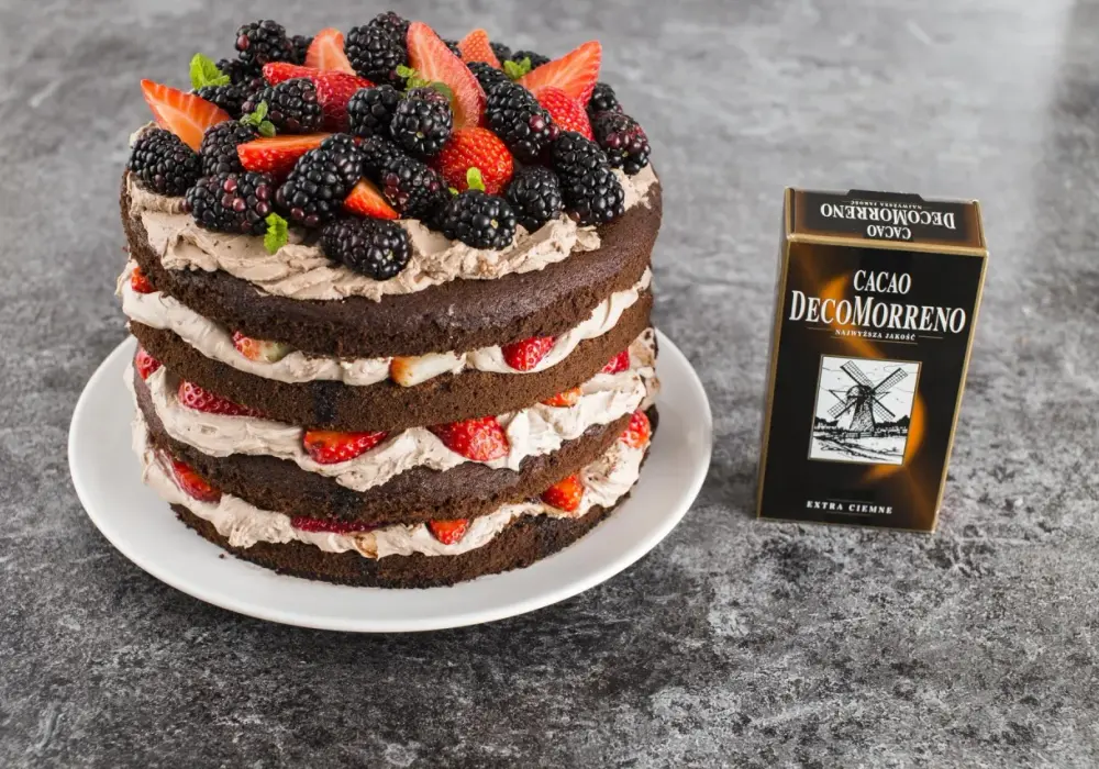 Tort czekoladowy z mascarpone i owocami - przepis idealny