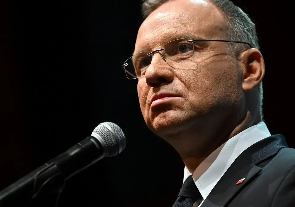 Co robi prezydent? Kluczowe obowiązki i wpływ na Polskę