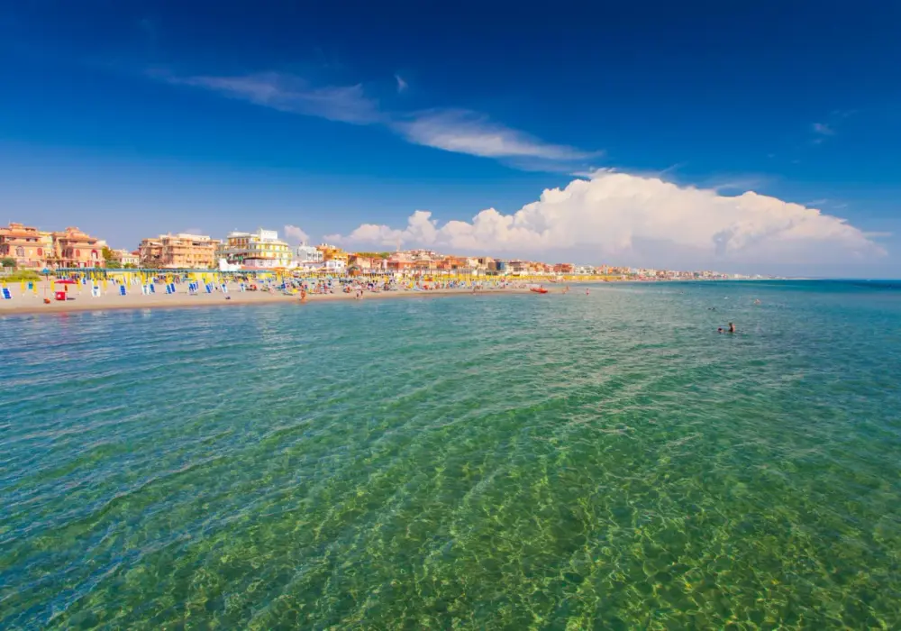 Rzym: Jak dojechać nad morze? Plaże, dojazd i praktyczne rady