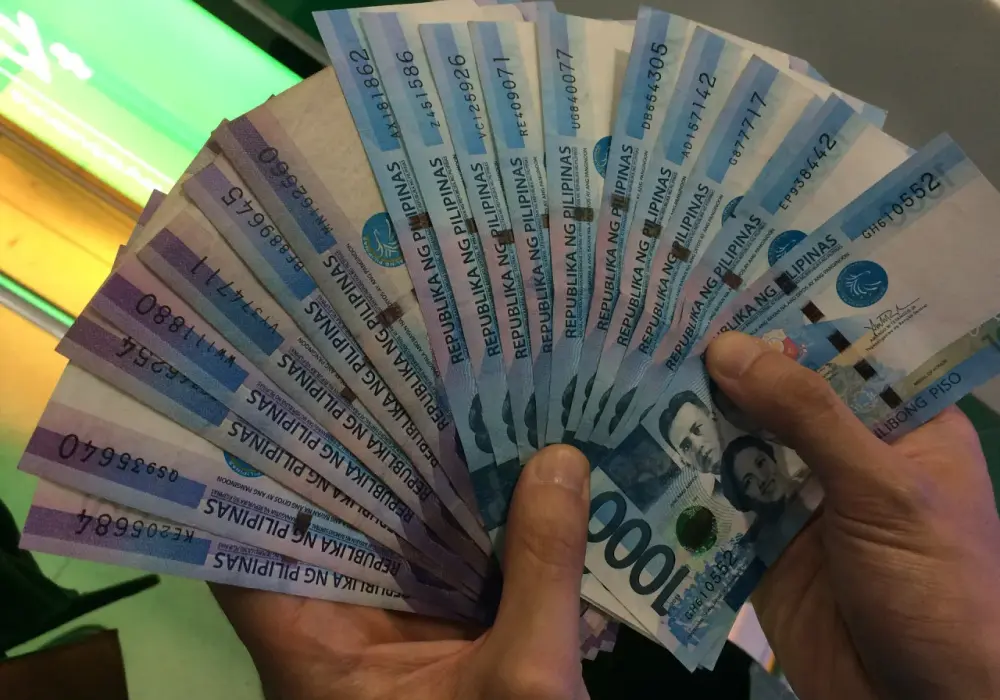 Waluta na Filipinach – jak wymieniać peso na złotówki i dolary