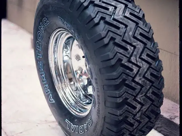 Jakie opony do Jeep Grand Cherokee WJ - uniknij błędnych wyborów