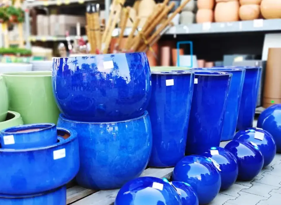 Najlepsza farba do malowania donic ceramicznych - uniknij błędów malarskich