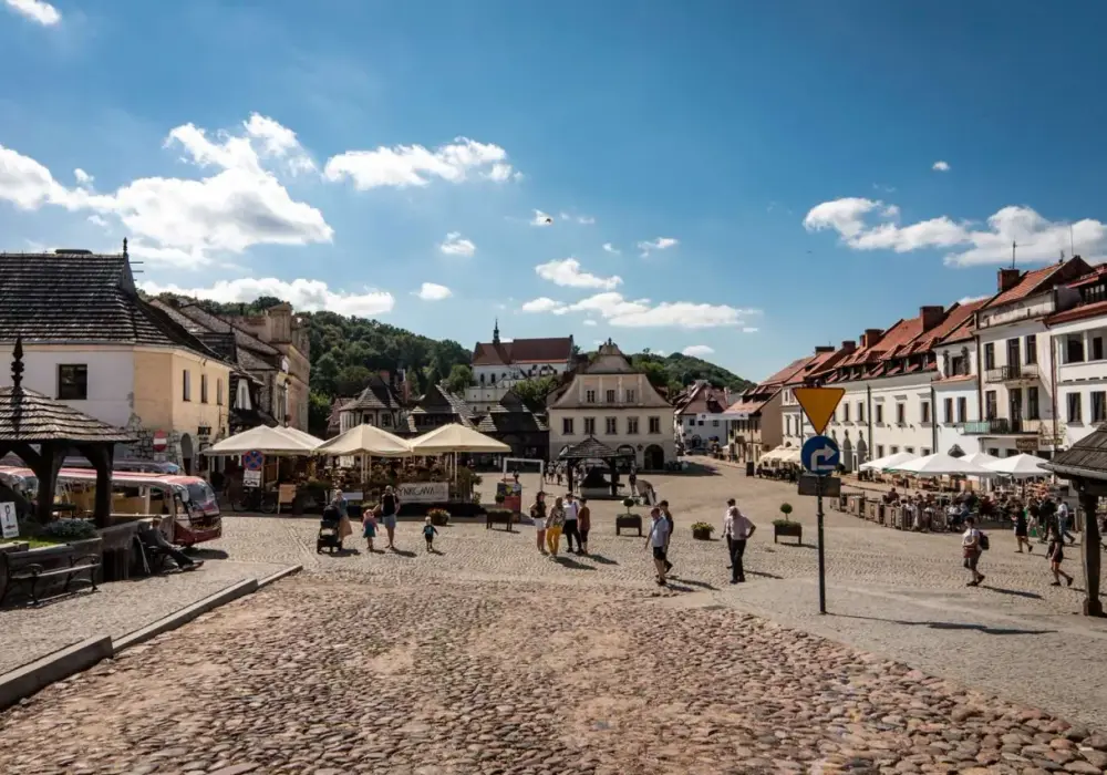 Co warto zwiedzić w Kazimierzu Dolnym? 10 skarbów miasteczka