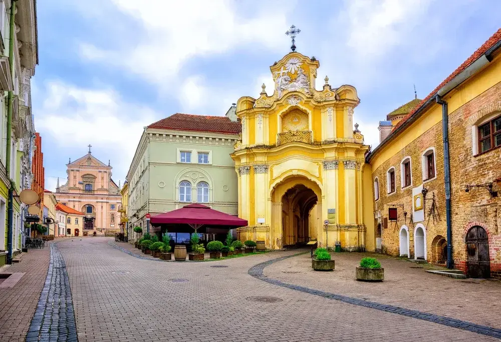Czy w Wilnie jest bezpiecznie? Odkryj ukryte zagrożenia i bezpieczne miejsca