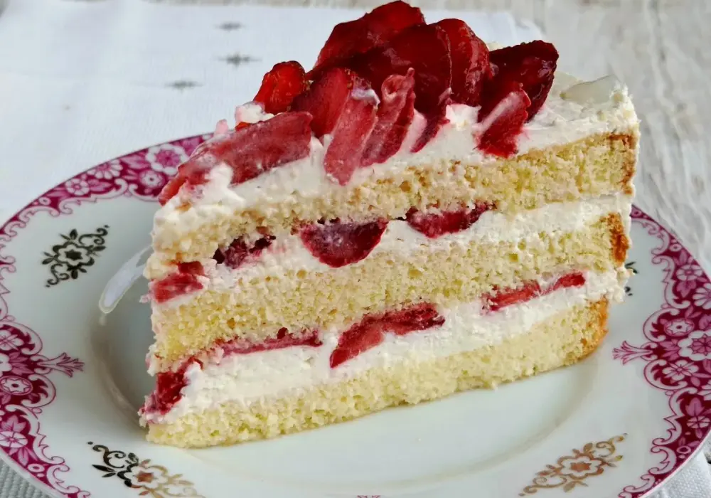Biszkopt z mascarpone i bitą śmietaną - Idealny przepis!