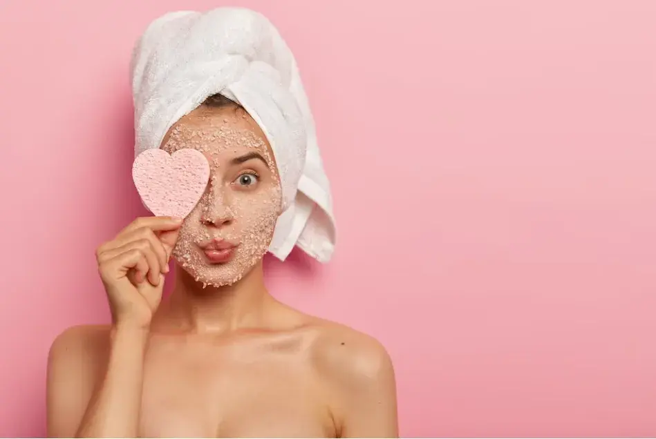 Jaki peeling do twarzy wybrać, aby uniknąć podrażnień skóry?