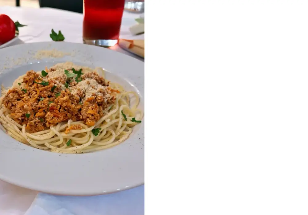 Wegańskie spaghetti bolognese z tofu – pyszny przepis bez mięsa