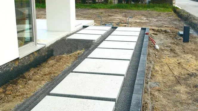 Jak zrobić podjazd betonowy krok po kroku – uniknij błędów i zaoszczędź pieniądze