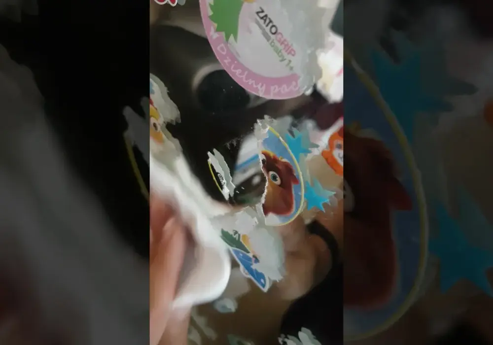 Jak usunąć naklejkę z lustra bez rysowania i zniszczenia powierzchni