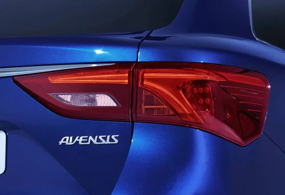 Toyota Avensis: jaki silnik wybrać, aby uniknąć kosztownych awarii?