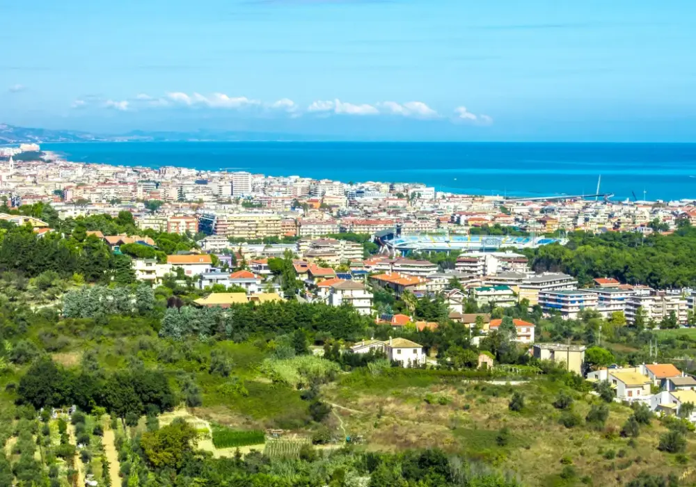 Pescara: Co zobaczyć? Praktyczny przewodnik po plażach i atrakcjach