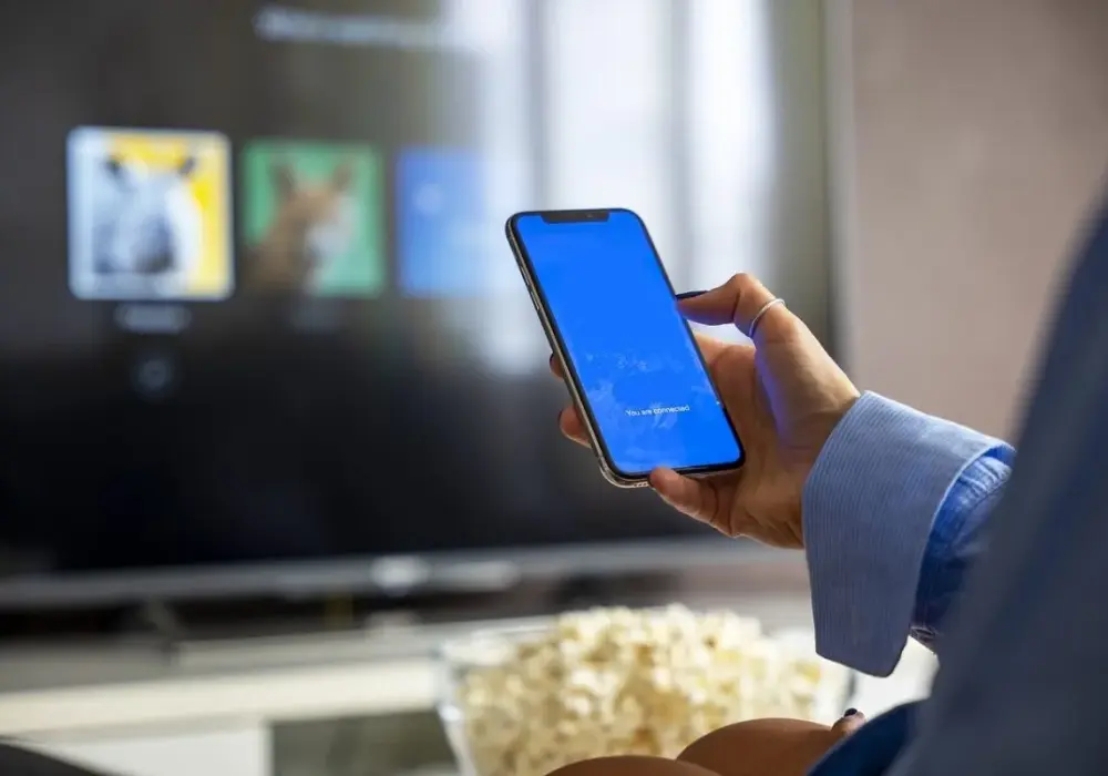 Jak oglądać filmy z telefonu na telewizorze bezprzewodowo i bez problemów