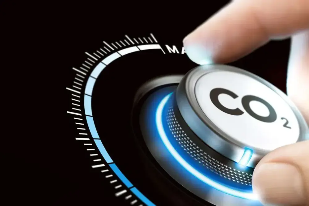  Ekologiczne rozwiązania zamiast benzyny - jak obniżyć emisję CO2?