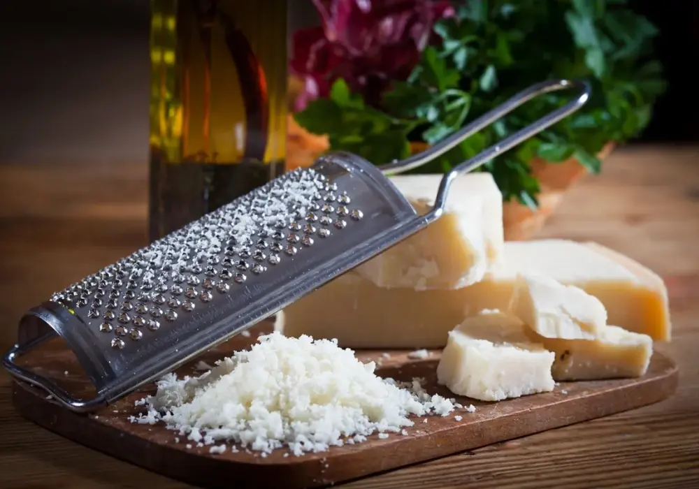Grana Padano vs Parmigiano Reggiano: Który ser wybrać?