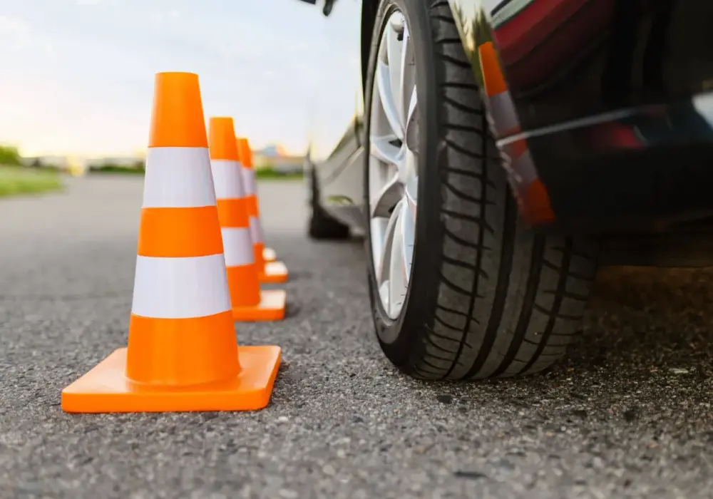 Baza pytań na prawo jazdy: ile pytań i jak zdać egzamin?