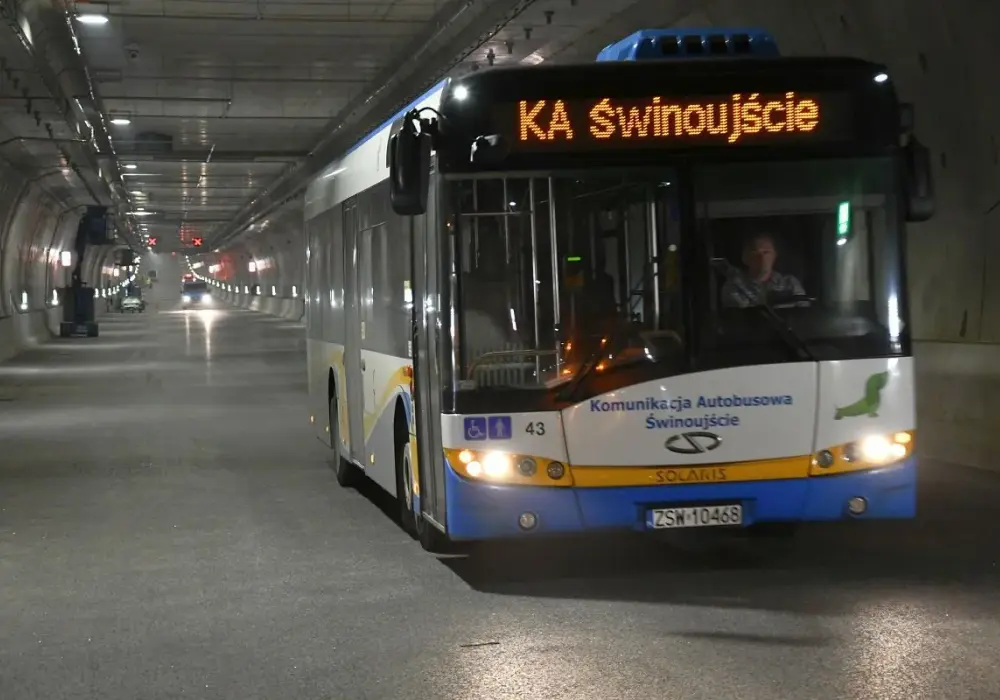 Szczecin - Świnoujście: Ile km i jak szybko dojechać? (Tunel)