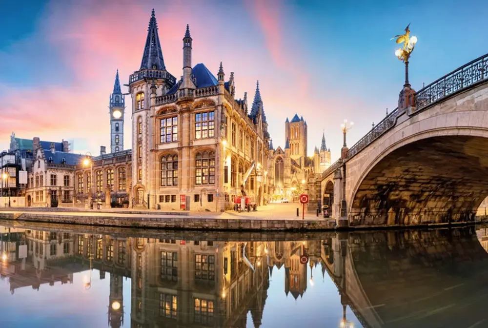 Z czego słynie Belgia? Miasta, piwo, czekolada i architektura