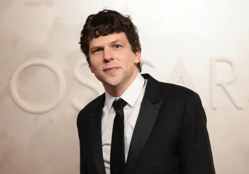 Jesse Eisenberg - Aktor, reżyser, pisarz. Dlaczego jest wyjątkowy?