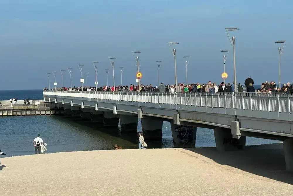 Czy molo w Kołobrzegu jest płatne? Sprawdź ceny biletów i zniżki
