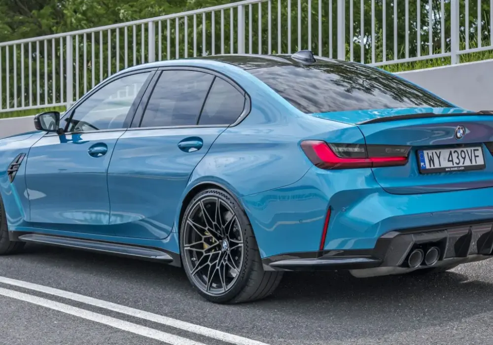 BMW M3 - Osiągi, ceny i różnice wersji. Jaką odmianę wybrać?