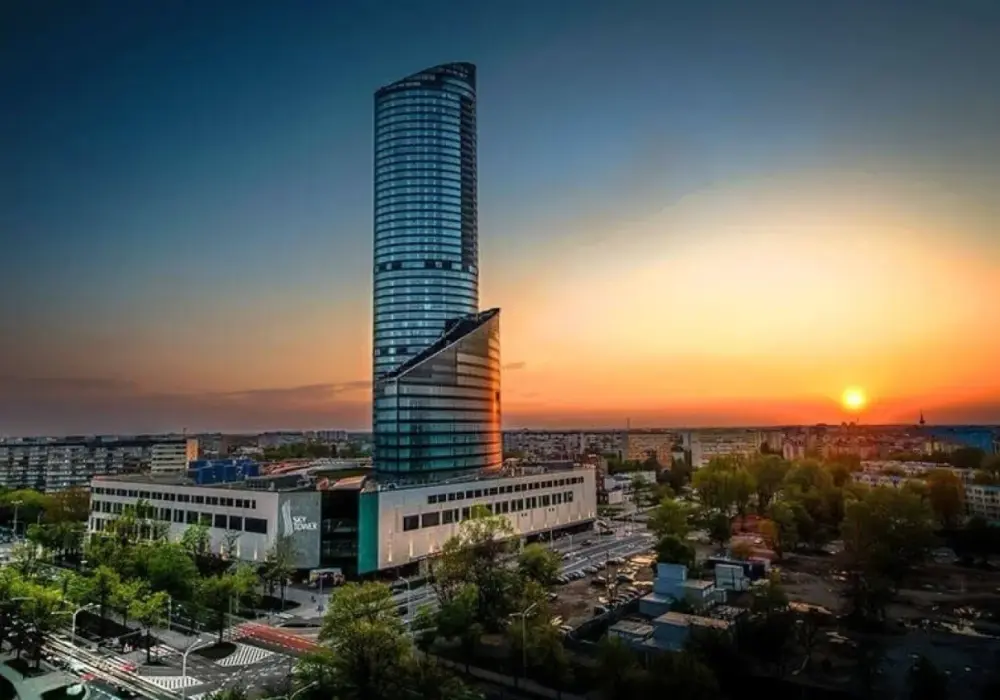 Sky Tower Wrocław - 212 m czy 206 m? Prawda o wysokości!