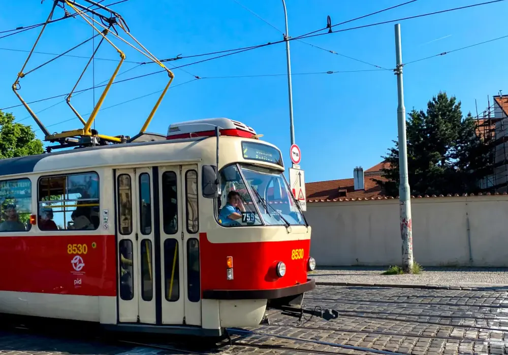 Pociąg do Pragi - Najtaniej i najwygodniej? Sprawdź połączenia!