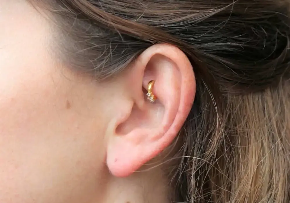 Rook piercing - Wszystko, co musisz wiedzieć przed decyzją