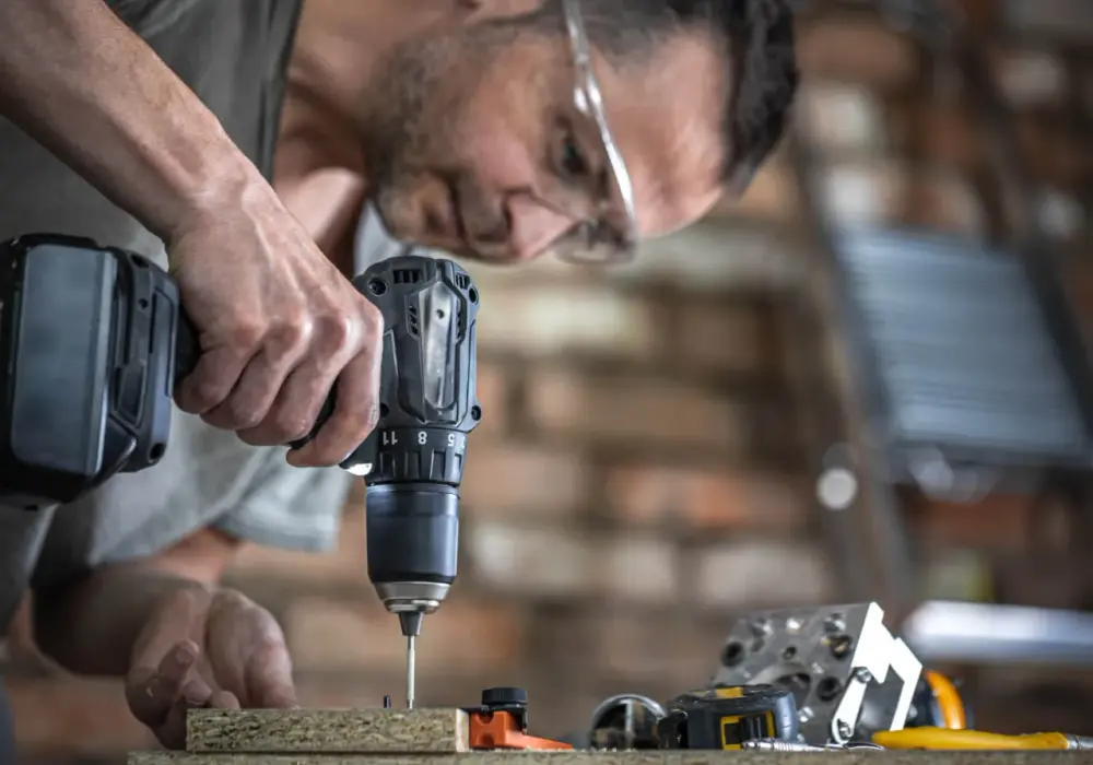 DeWalt czy Makita do stolarstwa? Wybierz mądrze!