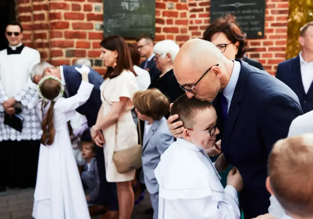 Ile kosztuje fotograf na komunie? Ceny, które mogą Cię zaskoczyć