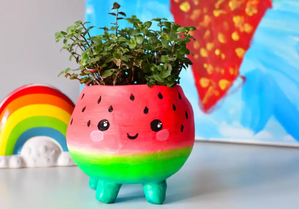 Jak zrobić ozdoby do pokoju tanio i kreatywnie – proste pomysły DIY