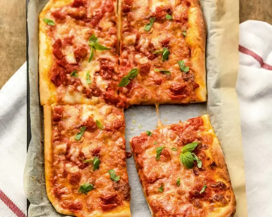 Ile kalorii ma pizza margherita? Sprawdź, co może cię zaskoczyć!