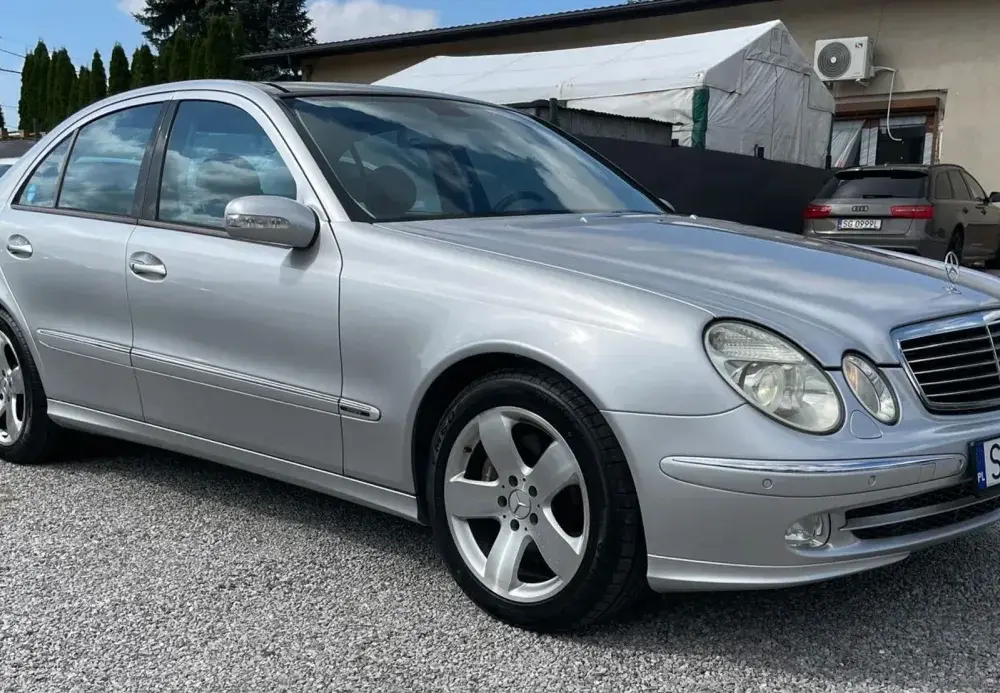 Mercedes E500 W211 - luksus V8 czy droga pułapka?