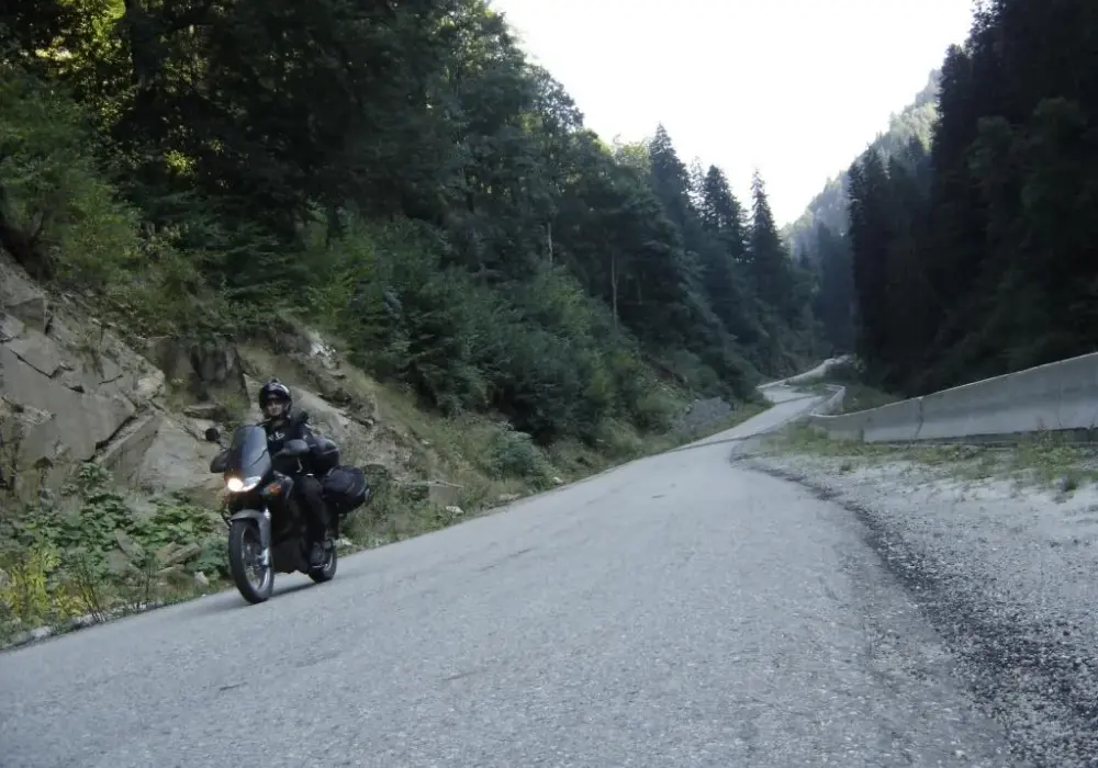Ile oleju do silnika aprilia pegaso 650? Uniknij problemów z silnikiem