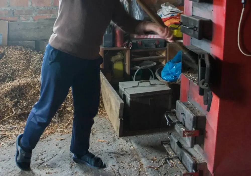 Czy palenie zbożem w piecu na pellet to oszczędność? Ryzyko!