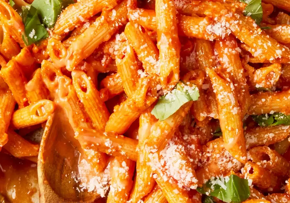 Penne alla vodka: Odkryj sekrety idealnego sosu i przepisu