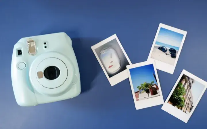 Aparat fotograficzny, który drukuje zdjęcia – czy warto go kupić? Porównanie i porady