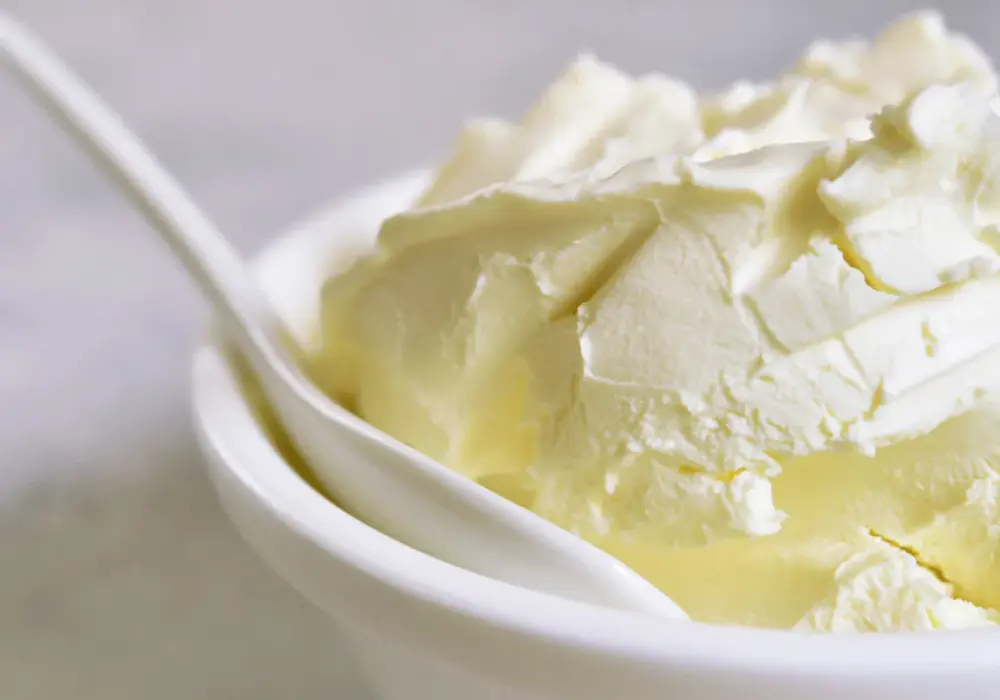 Czym zastąpić mascarpone? Sprawdzone zamienniki do deserów