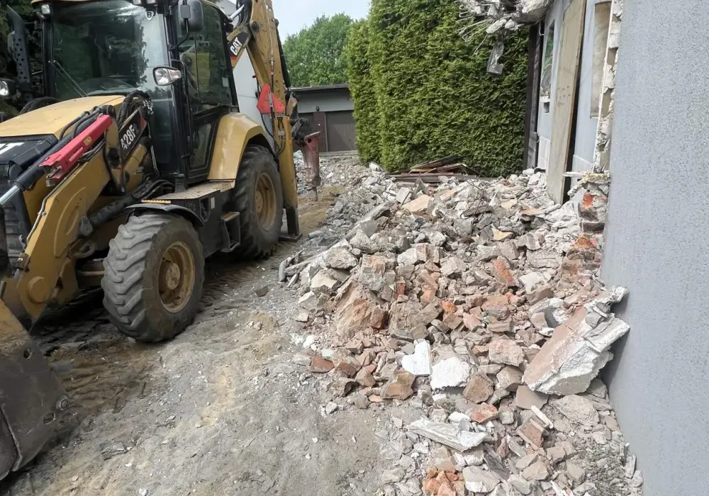 Ile kosztuje wyburzenie ściany - Poznaj realne stawki i koszty