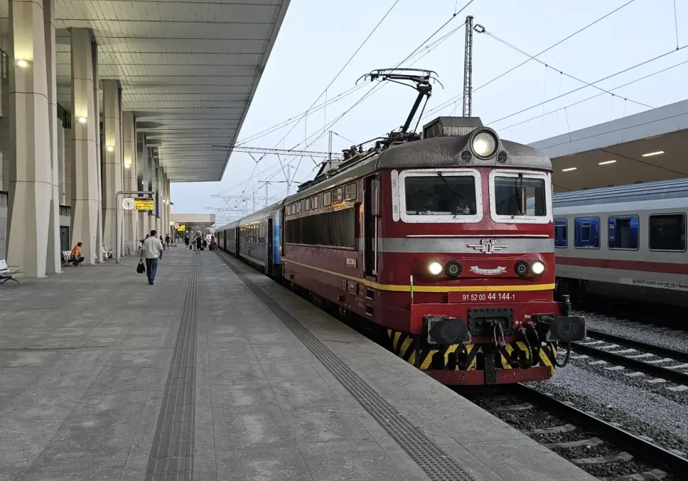 Jak dojechać do Bułgarii pociągiem - trasy, bilety i przewoźnicy w 2025