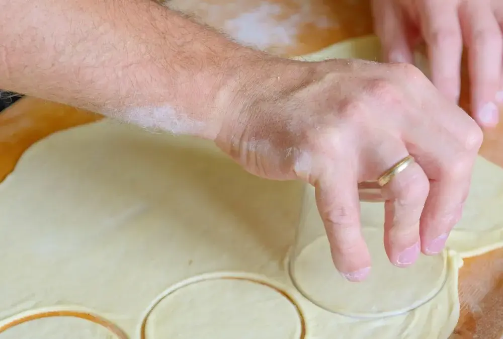 Przepis na ciasto na pierogi bezglutenowe, które zachwyci smakiem