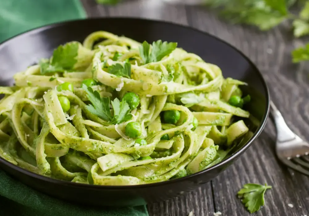 Jak przygotować spaghetti z pesto bazyliowym - prosty przepis na smakowite danie