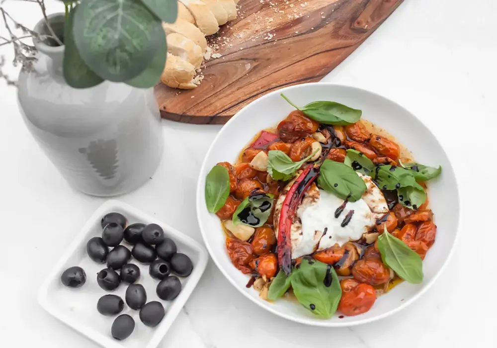 Burrata z pomidorami - Jak zrobić idealną?