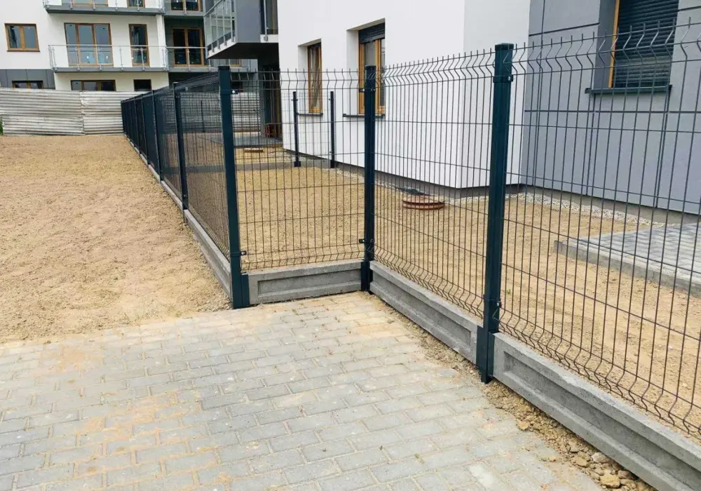 Ogrodzenie panelowe fi 4 czy fi 5 – które wybrać dla swojej posesji?