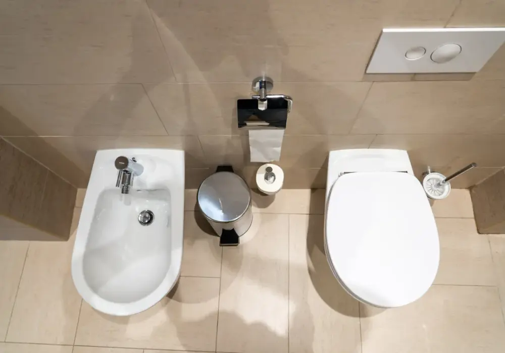 Bidet w mieszkaniu - kiedy ma sens i ile miejsca potrzebuje?
