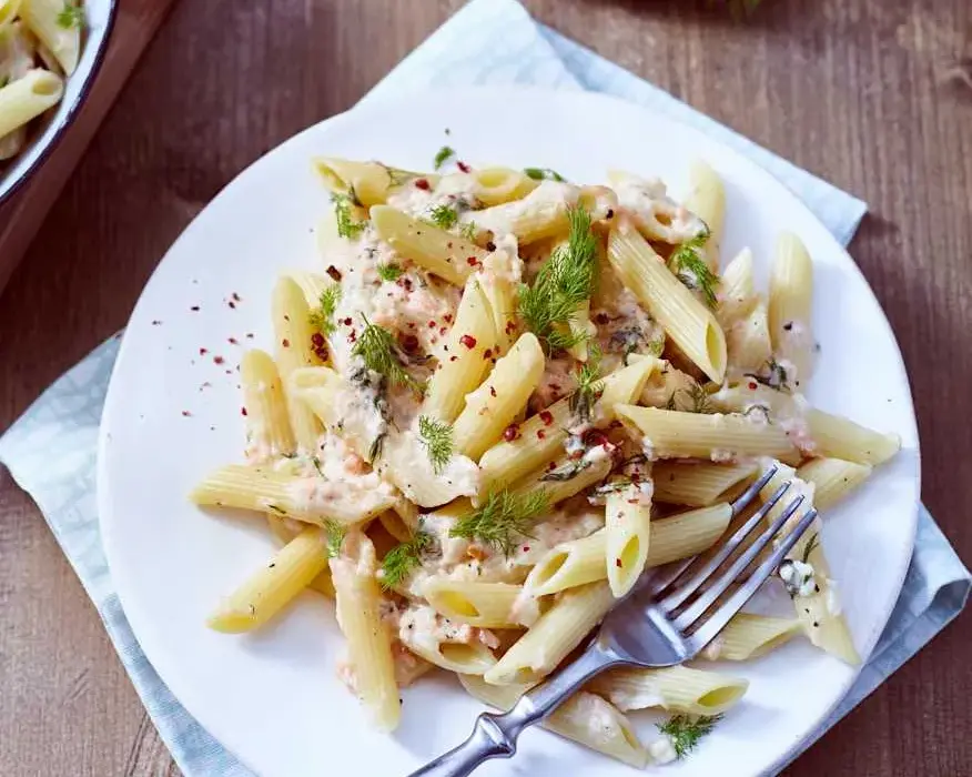 Penne z łososiem: Szybkie i wykwintne przepisy na każdą okazję