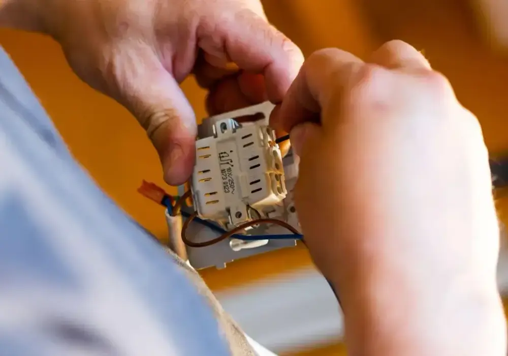Punkt elektryczny - cena. Jak nie przepłacić za instalację?