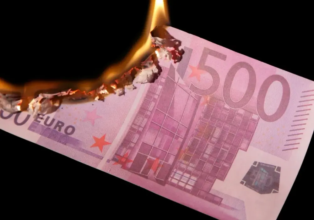 Czym płacić we Francji? Karta, gotówka, euro - Poradnik