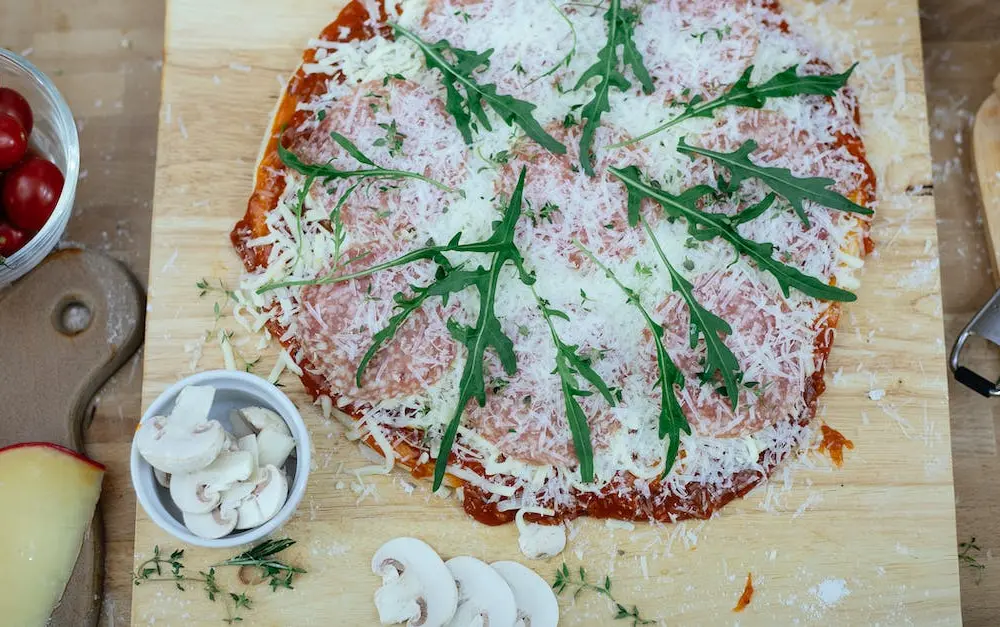 Jaki ser zastąpi parmezan? Podobne smakowo zamienniki