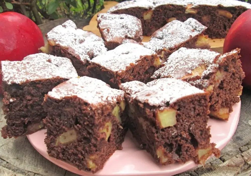 Przepis na ciasto z jabłkami Kwestia Smaku - wilgotne i pyszne!