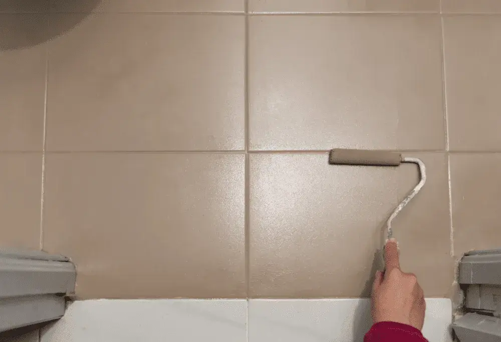 Malowanie płytek ceramicznych – czy to naprawdę możliwe i jak to zrobić?